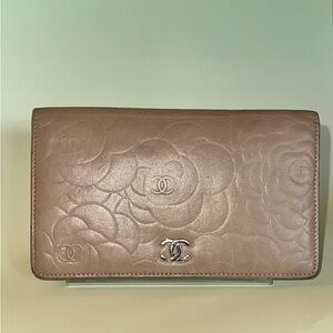 Chanel Camellia Embossed Leather Wallet - Taupe